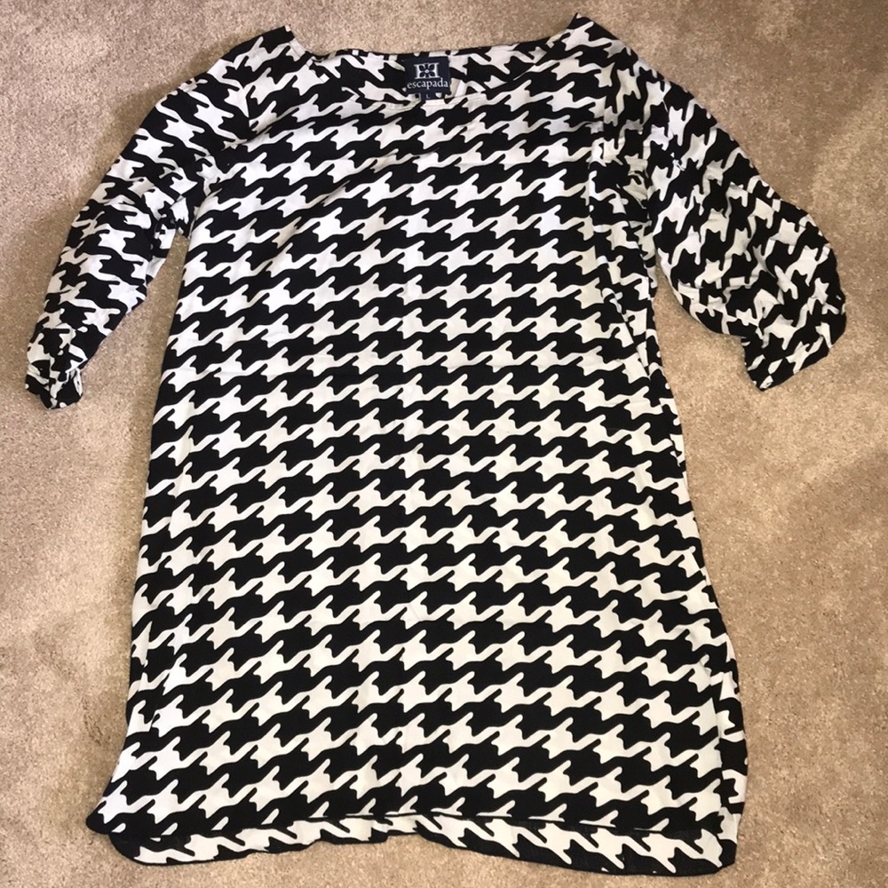 Black and white patterned dress